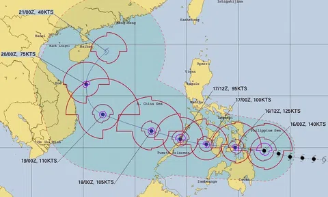 Siêu bão RAI giật trên cấp 17, tiến nhanh vào Biển Đông
