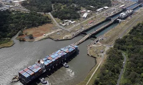 Doanh thu Kênh đào Suez của Ai Cập dự kiến tăng mạnh trong nửa đầu năm 2022