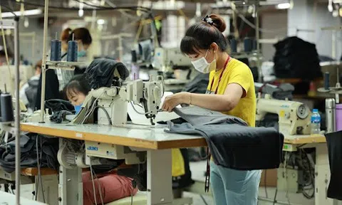 TP.HCM: Doanh nghiệp xoay xở thưởng Tết giữ chân lao động