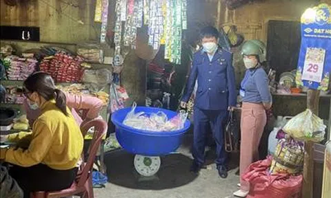 Kon Tum: Phát hiện cơ sở kinh doanh thịt lợn bẩn