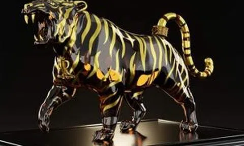 Quảng Ngãi: Bình rượu biểu tượng con hổ hút khách