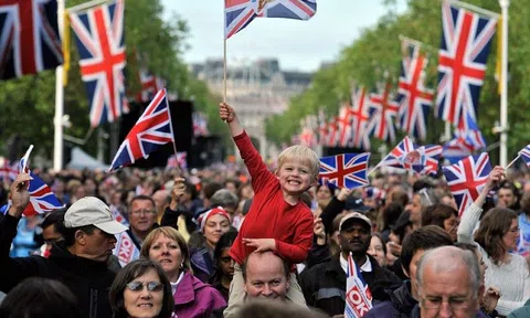 Chi phí năng lượng tăng vọt vẫn “đeo bám” các hộ gia đình Anh trong năm 2022