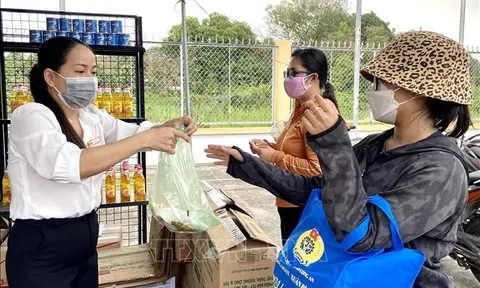 Long An: Siết chặt quản lý điều hành và bình ổn giá hàng hóa dịp Tết