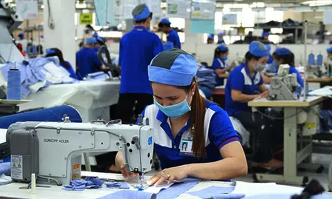 Doanh nghiệp lo Tết, giữ chân công nhân