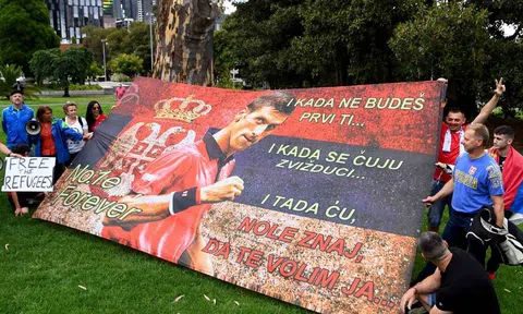 Chuyện thật như đùa: Australia lại hoãn trục xuất Novak Djokovic lần thứ 2