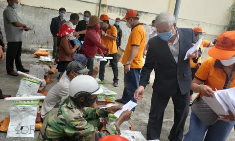 Gia Lai: Thăm và tặng quà cho người mù tại huyện Krông Pa