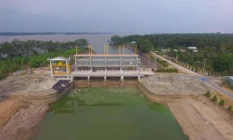 Tiền Giang: Đầu tư kiện toàn mạng lưới thủy lợi phòng, chống hạn mặn