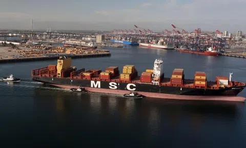 Mỹ thâm hụt thương mại kỷ lục trong năm 2021