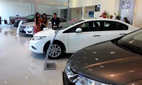 Tháng đầu năm, doanh số bán ô tô ở Việt Nam giảm 34%