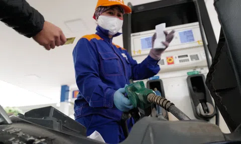 Bộ Công Thương nói gì về điều hành xăng dầu?