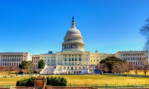 Mỹ ngăn chặn chính phủ đóng cửa bằng việc áp dụng luật ngân sách tạm thời