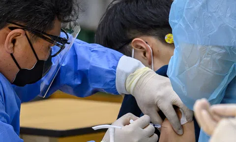Hàn Quốc phê chuẩn tiêm vaccine của Pfizer cho trẻ em từ 5-11 tuổi