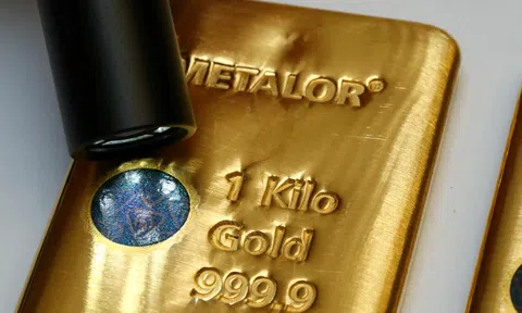 Tình hình căng thẳng của Nga và Ukraine khiến giá vàng toàn cầu đi xuống