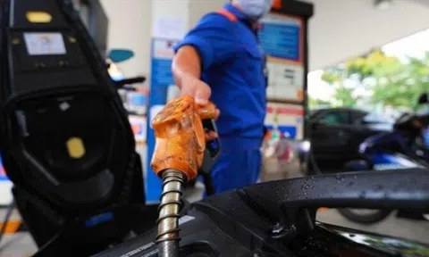 Tăng thêm 2,4 triệu m3 xăng, dầu nhập khẩu trong quý II/2022