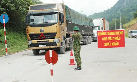 Xây dựng luồng xanh giảm áp lực ùn ứ cho khu vực cửa khẩu