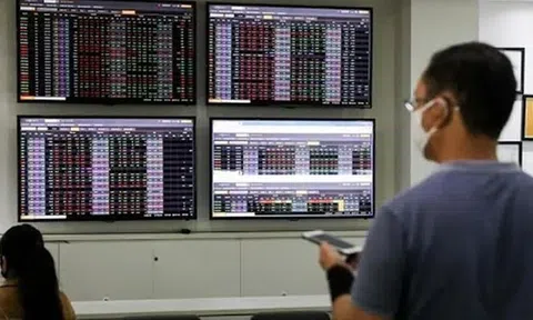 Điểm những nhóm ngành cổ phiếu chịu tác động từ căng thẳng Nga - Ukraine