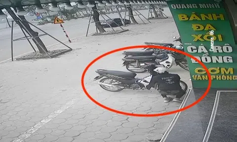 Trộm cắp xe máy giữa ban ngày trên phố Thủ đô Hà Nội