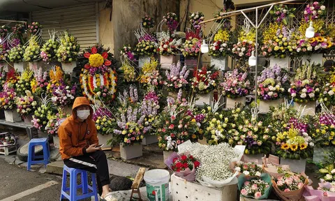 Thị trường quà tặng sôi động Ngày Quốc tế Phụ nữ 8/3