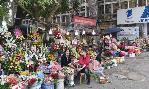 Thị trường 8/3 tại Hà Nội sức mua giảm