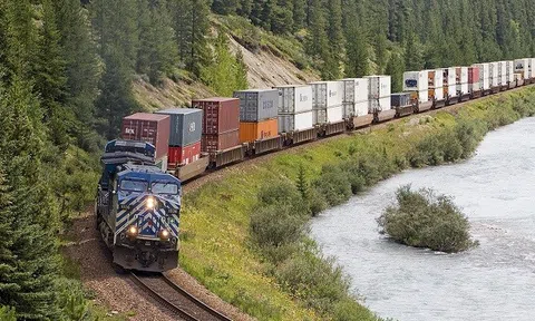 Căng thẳng Nga – Ukraine: Hàng hóa liên vận bằng đường sắt đi châu Âu có bị ảnh hưởng?