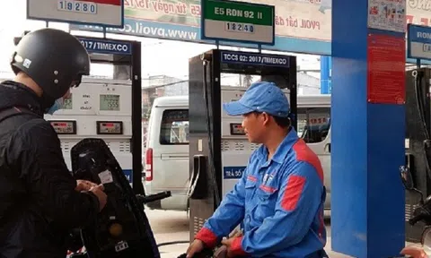 Bộ Tài chính đồng thuận giảm thuế bảo vệ môi trường 2.000 đồng/lít xăng
