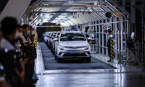 Giảm phí trước bạ, ô tô điện chạy pin được hưởng lợi kép