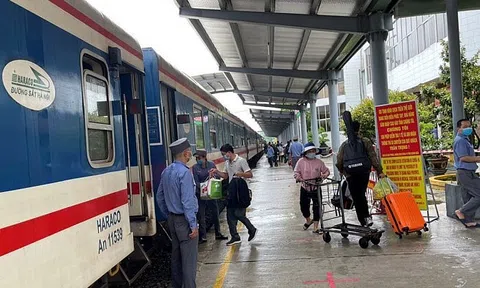 Đường sắt tiếp tục giảm giá vé tập thể trên các tuyến