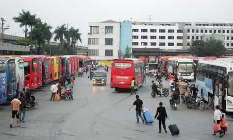 Giá xăng dầu cao khiến người dân, doanh nghiệp lao đao