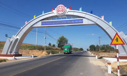 Tổng cục Đường bộ Việt Nam lên tiếng về xây 5 cổng chào trái phép ở Kon Tum