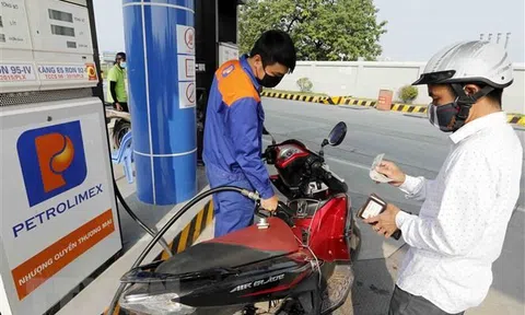 Từ 1/4, giảm thuế môi trường, giá xăng giảm 2.200 đồng/lít