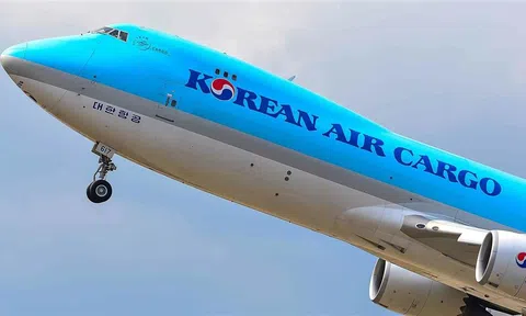 Korean Air được chọn là "Hãng hàng không vận tải của năm" bởi ATW