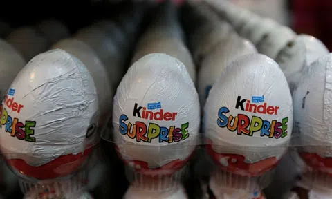 Bộ Công Thương rà soát lấy mẫu kiểm nghiệm kẹo trứng Kinder Surprise trẻ em