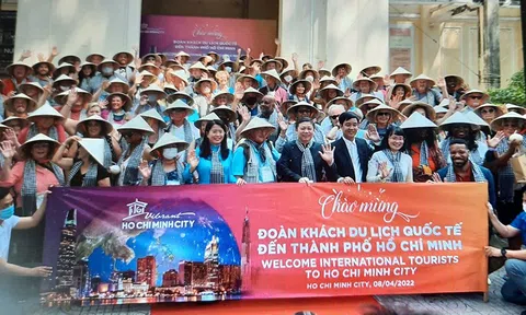 TP. Hồ Chí Minh mở cửa lại du lịch, đón đoàn du khách Hoa Kỳ 130 người