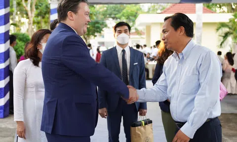 Đại sứ Mỹ tại Việt Nam Marc Knapper có chuyến thăm chính thức đầu tiên đến TP. Cần Thơ