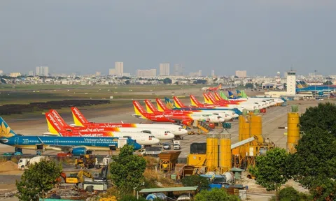 Cục Hàng không đề xuất tăng giá trần vé máy bay nội địa do giá nhiên liệu tăng cao