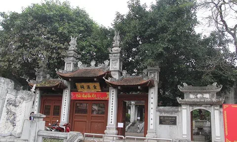 Đền Kim Liên đón Bằng xếp hạng Di tích quốc gia đặc biệt Thăng Long tứ trấn