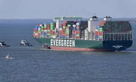 Mỹ giải cứu thành công tàu container mắc cạn 1 tháng tại vịnh Chesapeake