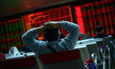 VN-Index mất 116 điểm sau hai tuần giao dịch: Chuyên gia khuyến nghị nhà đầu tư kiên nhẫn, chờ thị trường hồi phục
