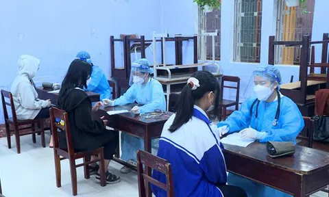 Thừa Thiên Huế đồng loạt tiêm vaccine COVID-19 cho trẻ từ 11 đến 12 tuổi