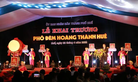 Thừa Thiên Huế: Khai trương Phố đêm Hoàng Thành thu hút hàng nghìn người tham gia