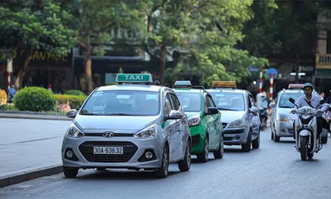 Đề xuất gia hạn nộp thuế, bảo hiểm, gỡ khó thiếu hụt lái xe taxi sau "bão dịch"