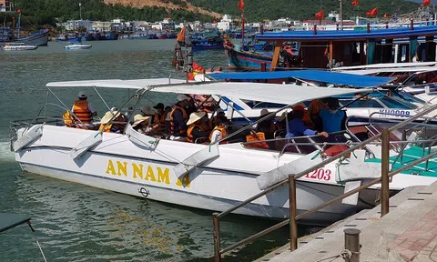 Khánh Hòa: Các điểm tham quan nhộn nhịp khách du lịch dịp nghỉ lễ 30/4 - 1/5