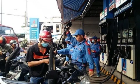 Giá xăng dầu tăng cao nhất trong lịch sử, gần chạm mốc 30.000 đồng/lít