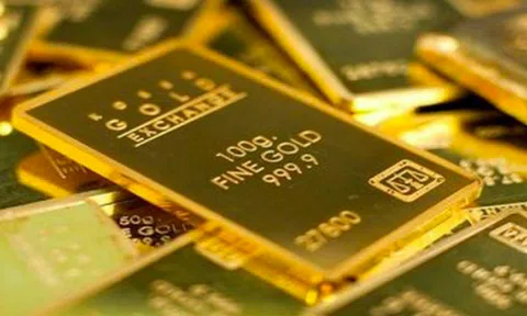 Giá vàng hôm nay 16/5: Giá vàng trong nước tuột xa mốc 70 triệu đồng/lượng