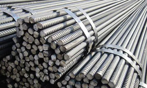 Giá thép trong nước giảm nửa triệu đồng/tấn