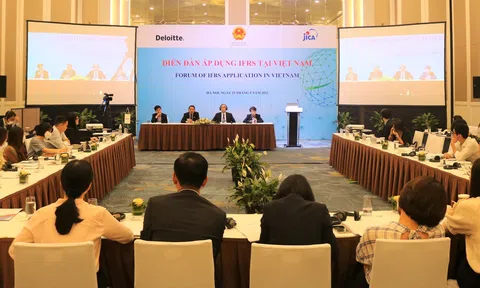 Đàm luận vấn đề "Áp dụng chuẩn mực báo cáo tài chính quốc tế tại Việt Nam”