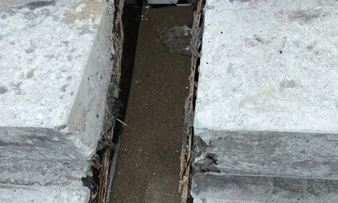 Dự án khắc phục cấp bách 4 đoạn kè từ đảo Lan Châu đến ngã ba Cửa Hội chưa bàn giao đã xuống cấp?