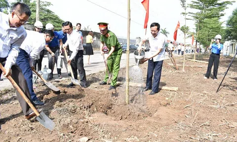 Phát động phong trào thi đua xây dựng mô hình Khu công nghiệp, doanh nghiệp sáng - xanh - sạch - đẹp