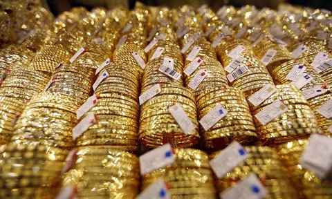 Giá vàng hôm nay giảm gần 1 triệu đồng/lượng