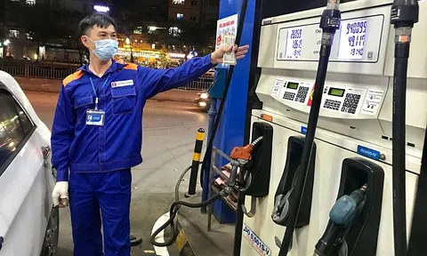 Giá xăng được dự đoán sẽ giảm vào ngày mai